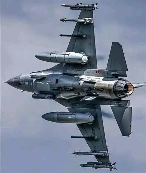 samoloty - F - 16.jpg